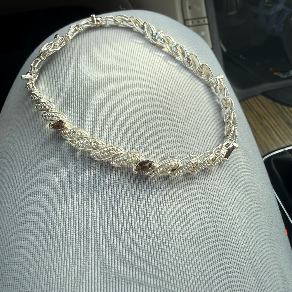 Elegant Silver-Tone Twisted Chain Necklace with Marquise Accents